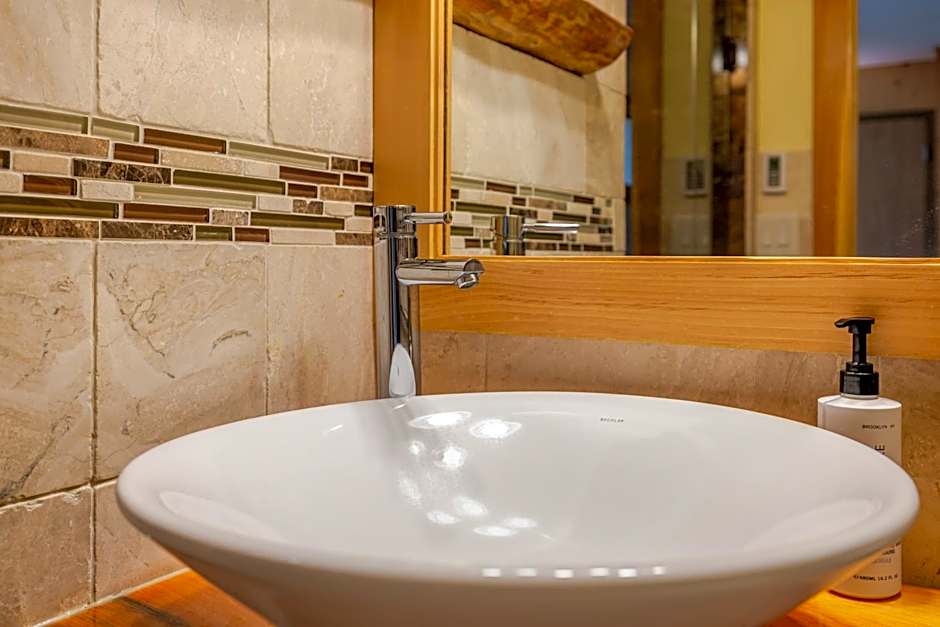 Adirondack Spruce Lodge