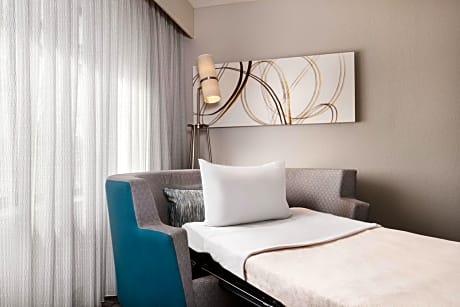 King Room with Sofa Bed - Hearing Accessible