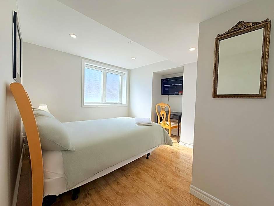Cozy Rooms in Bright Walkout Suite - Newly Renovated in 2026