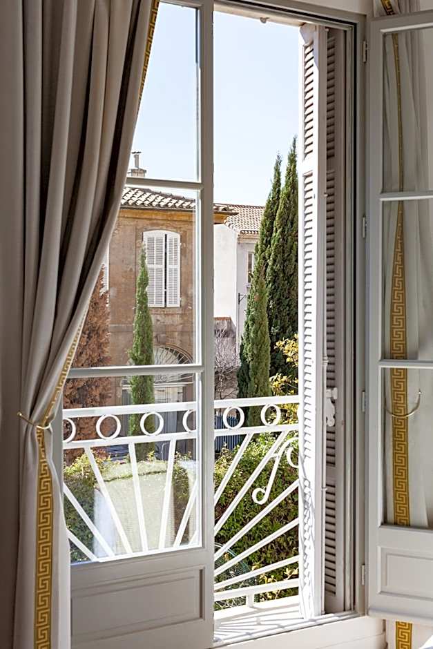 Maison Du Collectionneur