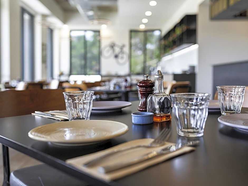 Mantra MacArthur Hotel