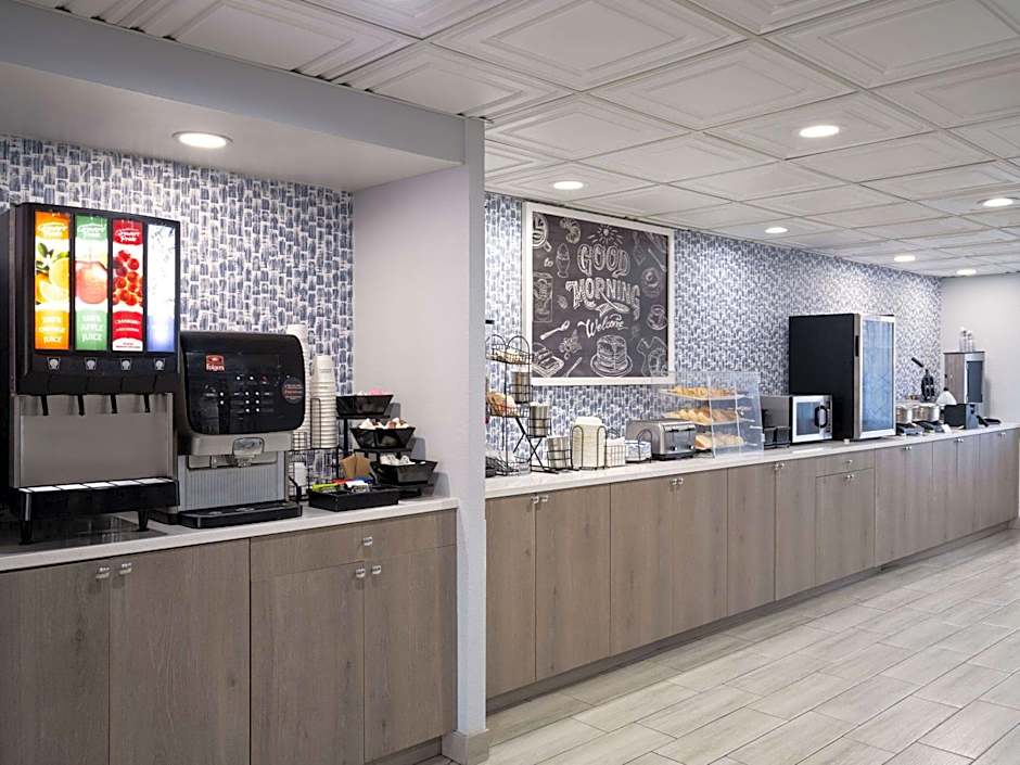 AmericInn by Wyndham Woodstock IL