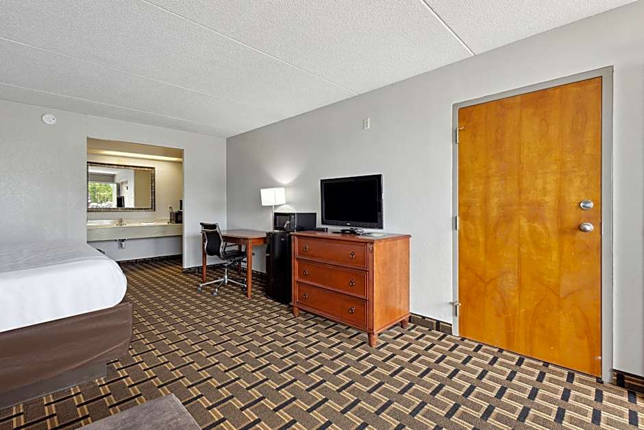 Relax inn by OYO Greeneville Near Hwy US-321