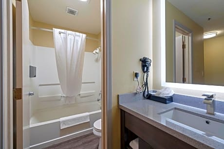 Queen Room with Two Queen Beds - Ocean View