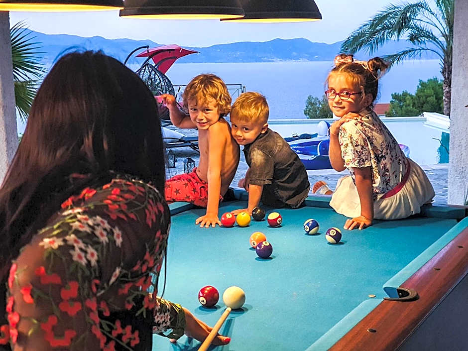 PIOTROWSKI APARTMENTS