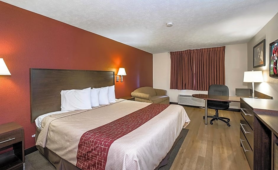 Red Roof Inn & Suites Hermitage