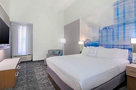 One-Bedroom King Suite with Sofa Bed and Courtyard View - Hearing Accessible