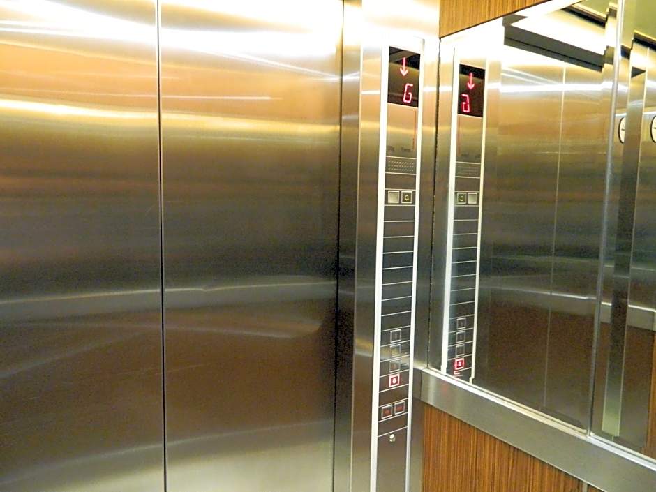 The Avenue Plaza Hotel