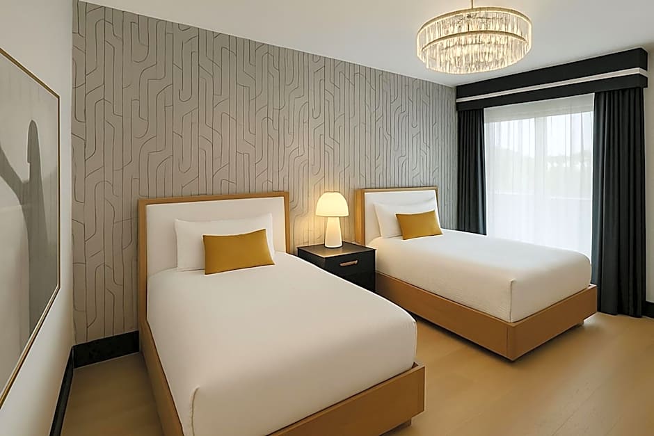 Elan Hotel