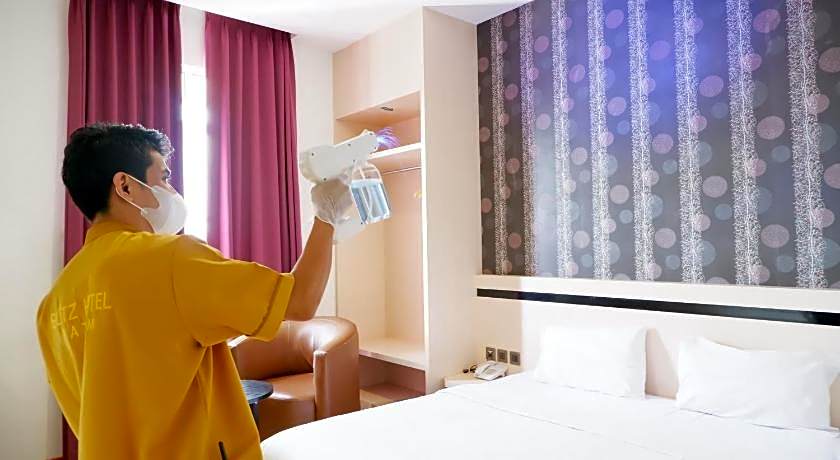 Blitz Hotel Batam Centre