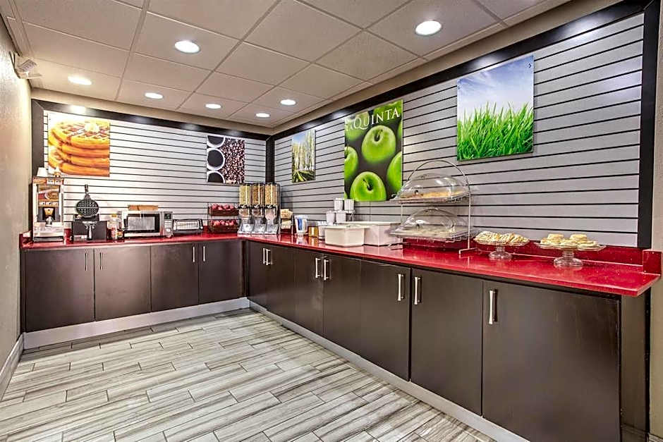La Quinta Inn & Suites by Wyndham Jackson North