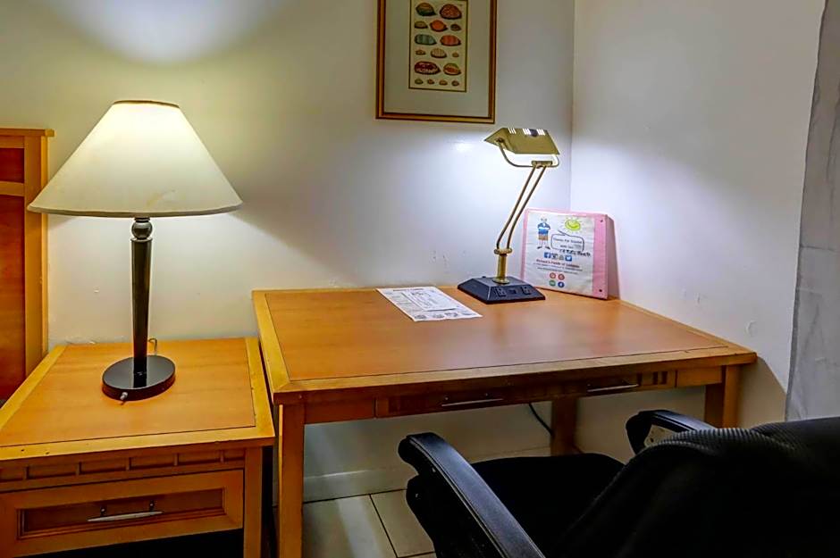 Richard's Motel Studios