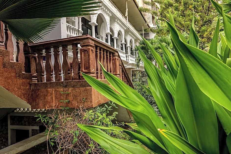 CityBlue Creekside Hotel & Suites