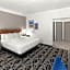 La Quinta Inn & Suites by Wyndham Houston Bush Iah South