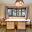 The Haüs Windham - Luxury Suites, Hot Tub, Mountain Views!