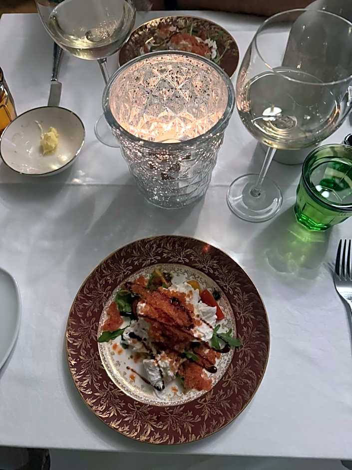 The White House Hotel