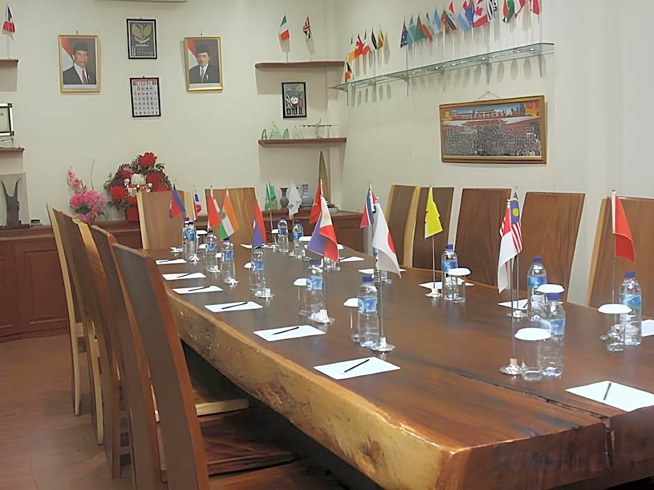 Thongs Inn Hotel Kualanamu