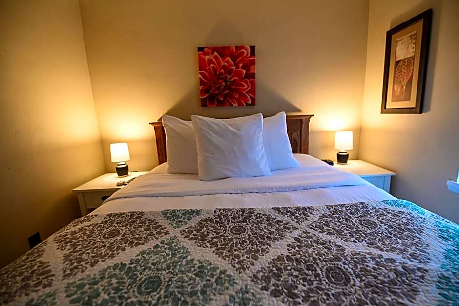 The Lakehouse Inn Geneva