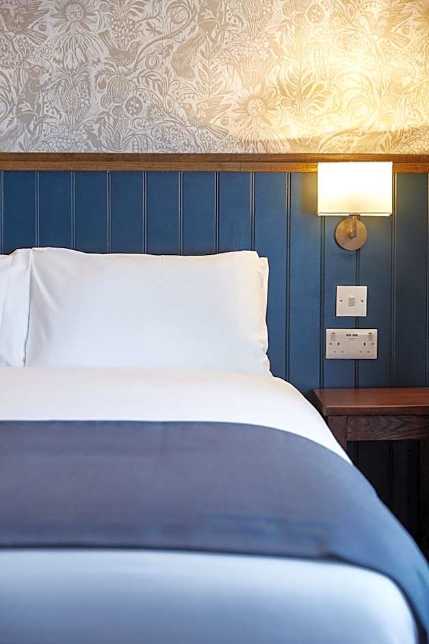 Kings Head by Chef & Brewer Collection