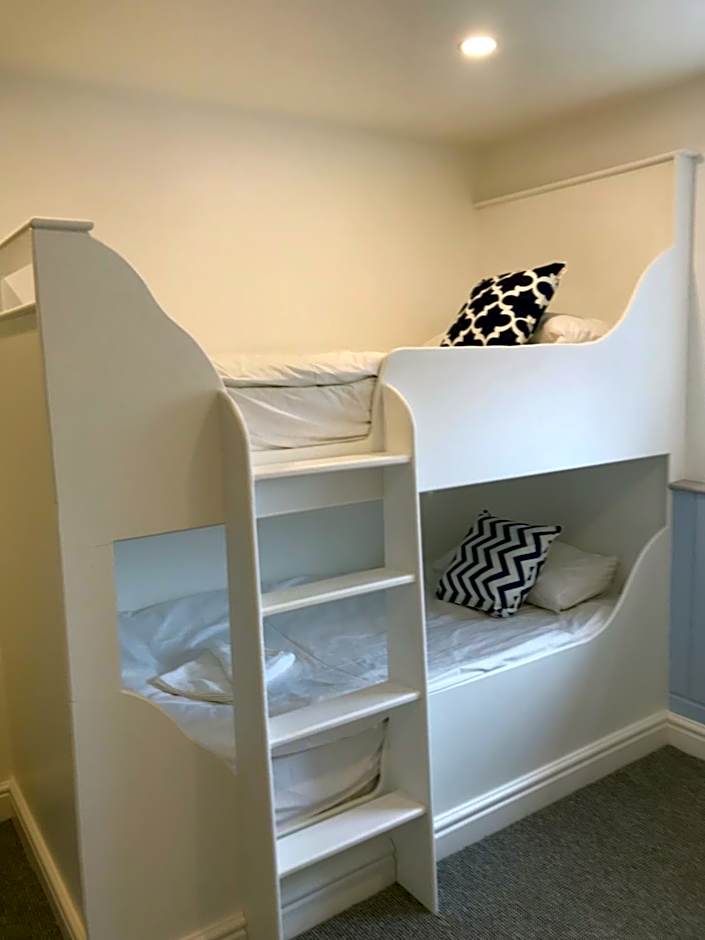 The Wellington House Hotel