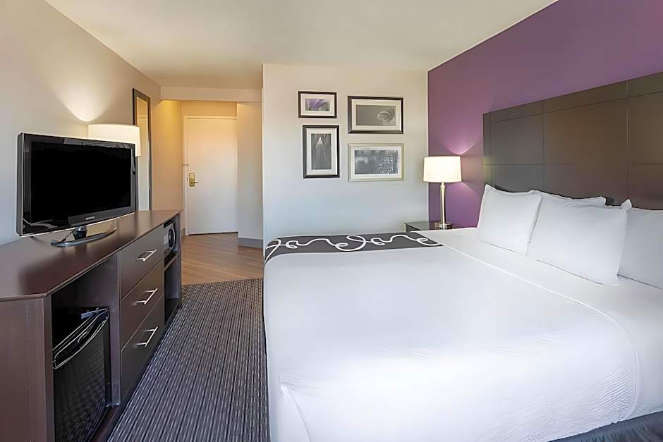 Bloom Hotel