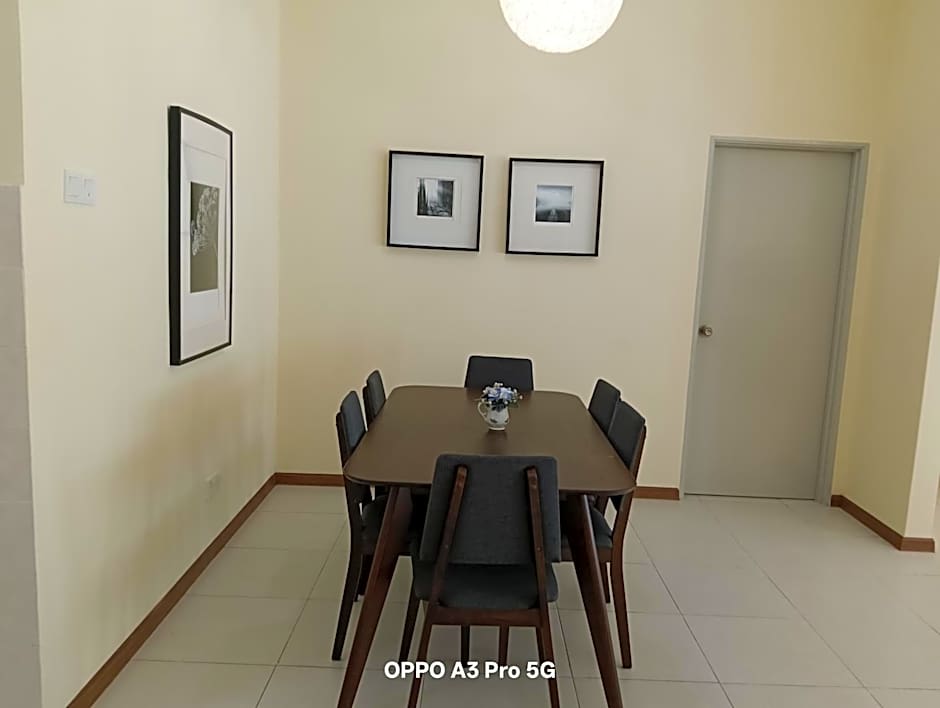 Sekinchan HighView Penthouse 15pax 5R5B 顶层公寓 看海 看稻田景