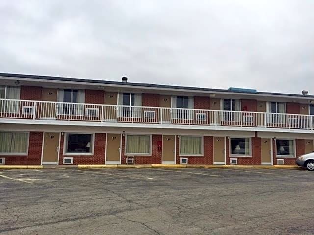 Americas Best Value Inn & Suites Macon at Sunset Dr