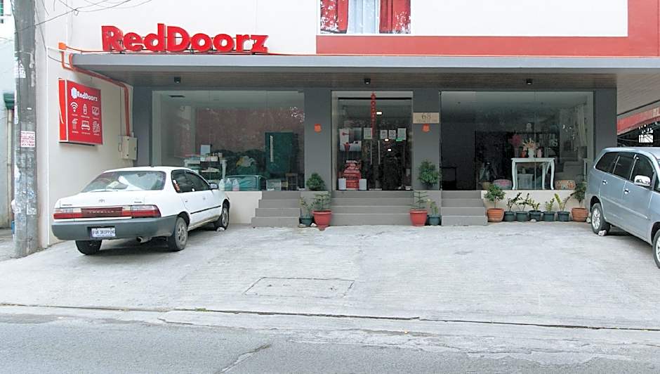 RedDoorz near Fernwoods Garden Quezon City