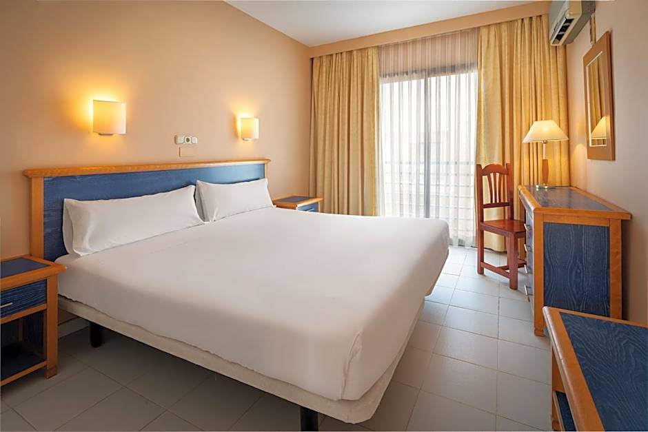 Sol Sancti Petri Aparthotel