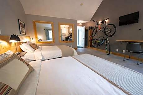 Deluxe Queen Room