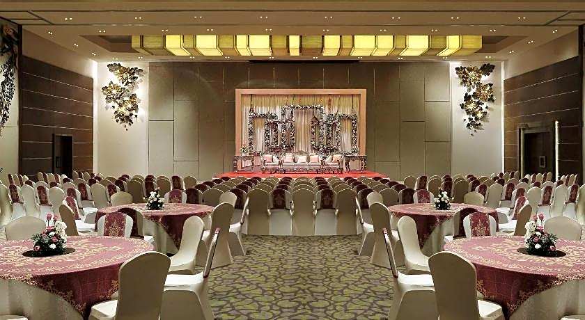 Grand Mercure Vadodara Surya Palace