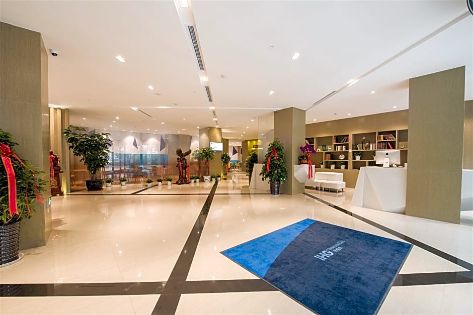 Holiday Inn Express Chengde Downtown By IHG