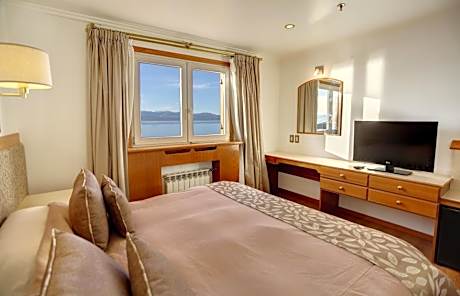 Double or Twin Room with Lake View