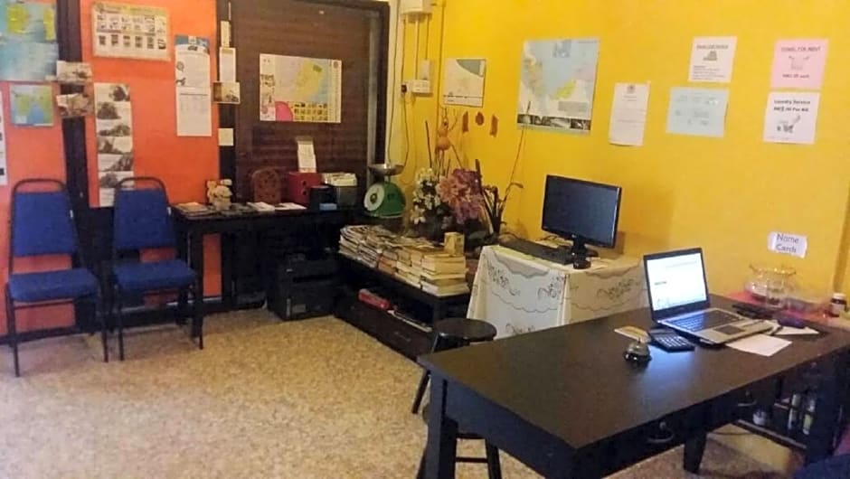 Cocoa Mews Cafe & Home