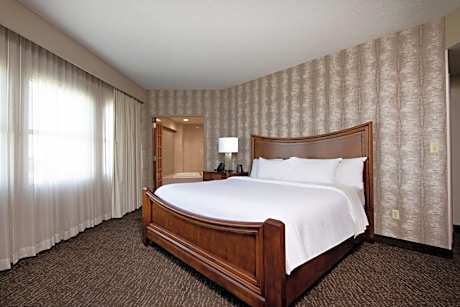 Hospitality King Suite