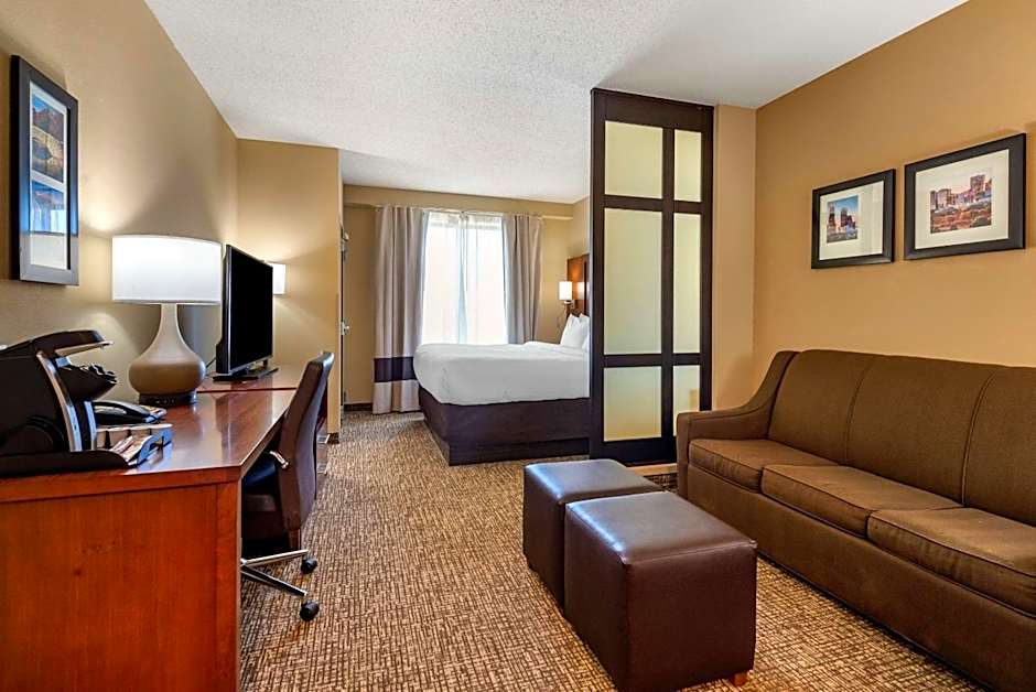 Comfort Suites Huntersville near Lake Norman