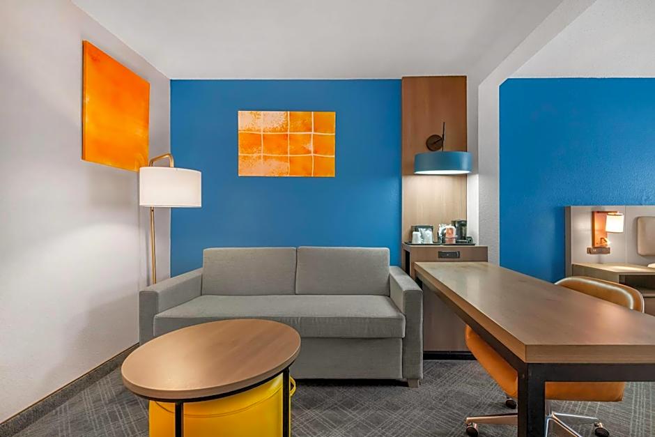 Comfort Inn & Suites Sheboygan I-43