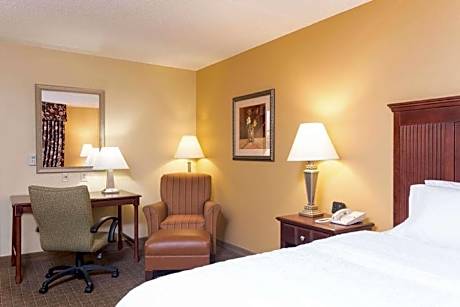 Queen Room with Two Queen Beds - Mobility and Hearing Access/Non-Smoking