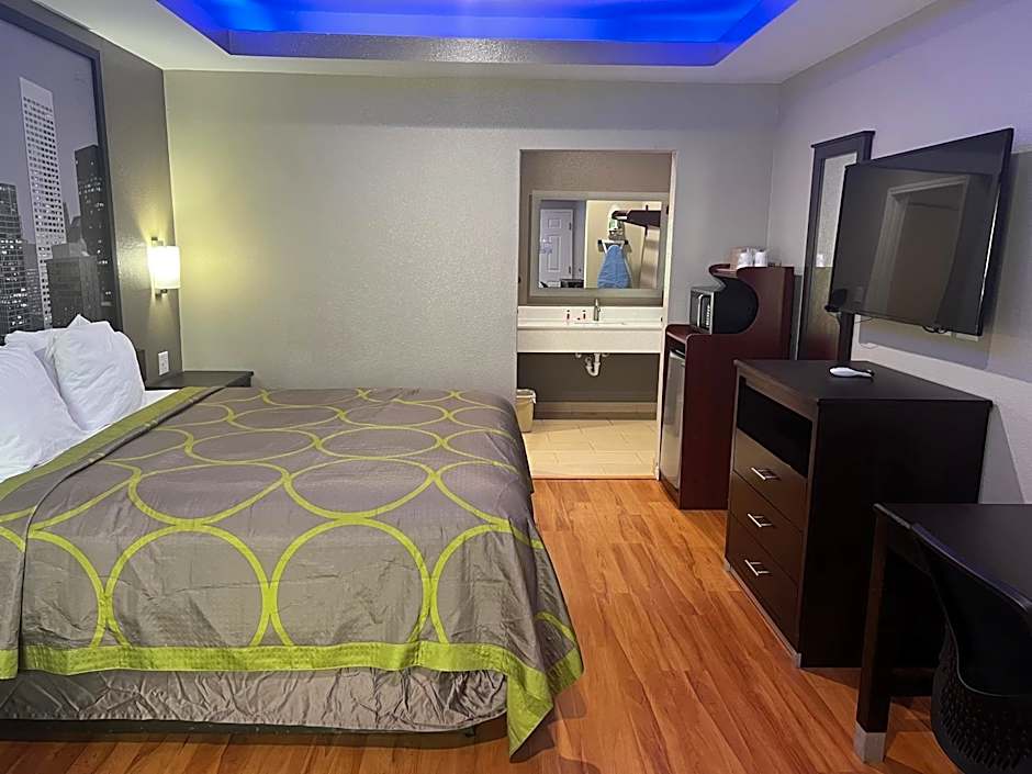 Super 8 by Wyndham Houston Northwest Cypress