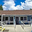 Bluebird Day Inn & Suites