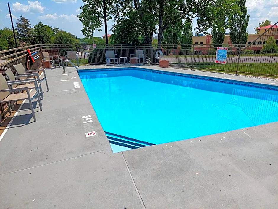 Sonesta Essential Hotels Overland Park