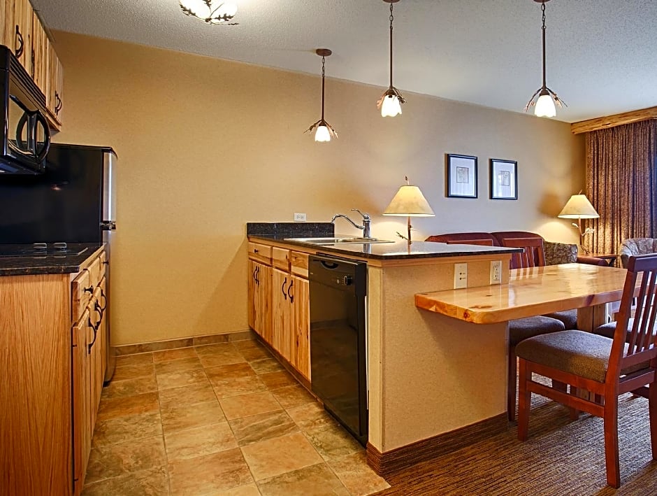 Best Western Premier The Lodge On Lake Detroit