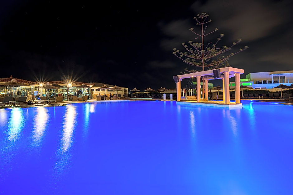 SENSEANA Sea Side Resort & Aquadventure