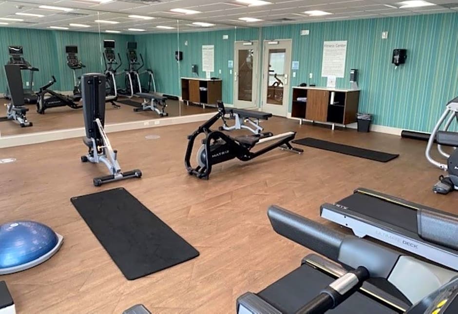 Holiday Inn Express And Suites Warrensburg North By IHG