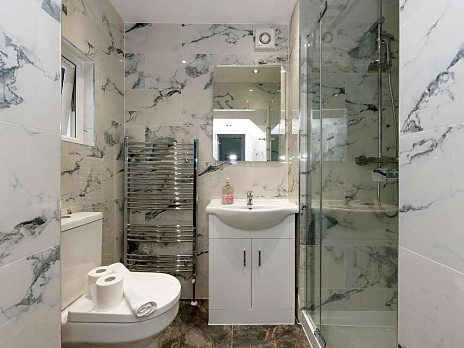 Pass the Keys Spacious serenity free parking