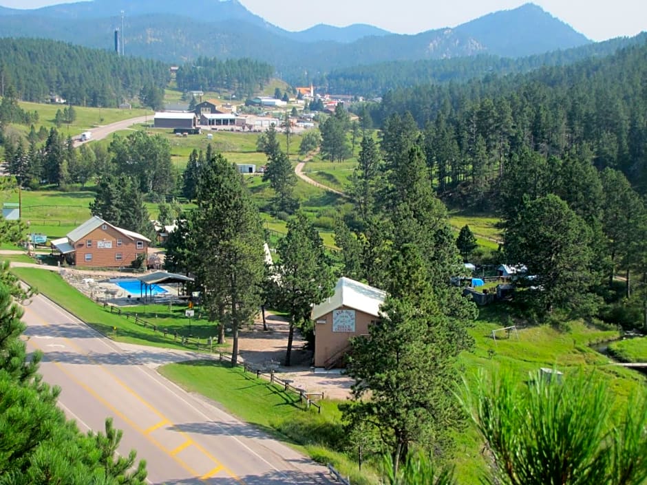 Black Hills Motel at Quail's Crossing