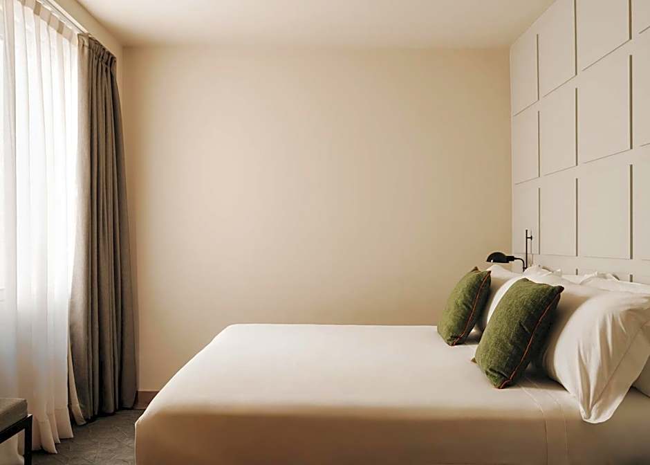 Gallery Hotel