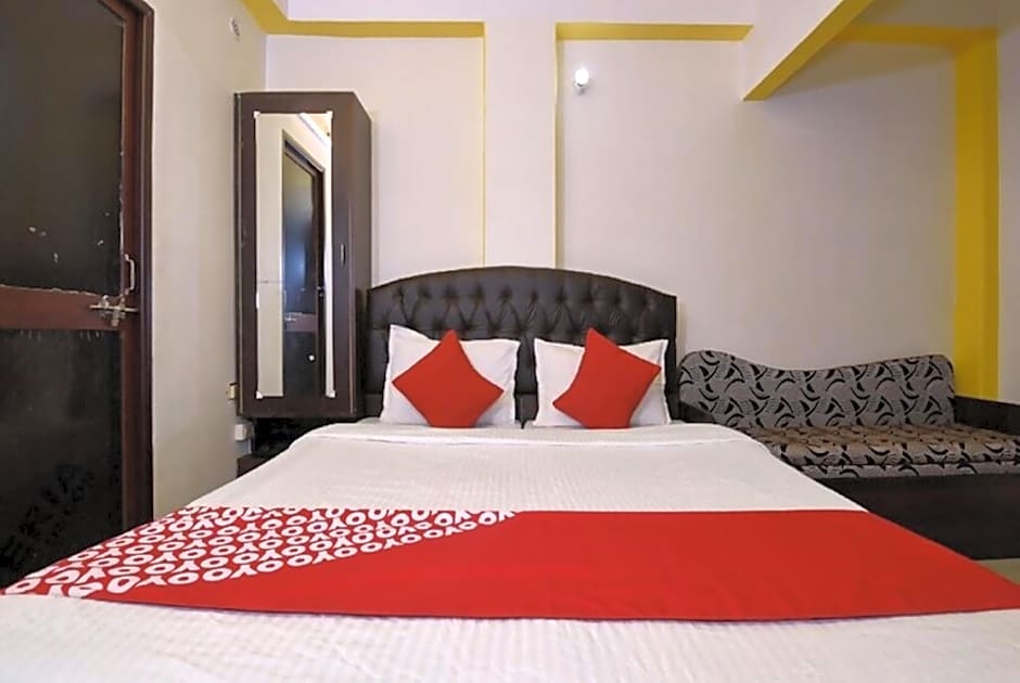 Goroomgo Temple City guest house Varanasi 750 meters from Ganga Assi Ghat