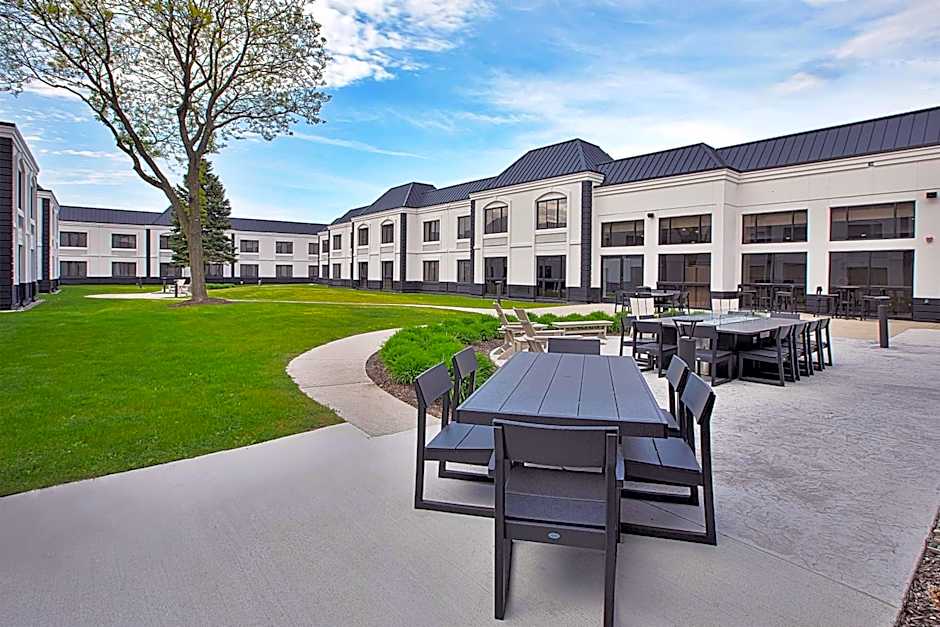 DoubleTree by Hilton Hotel Detroit - Novi