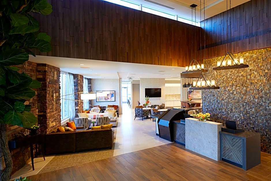 Hyatt Place Las Vegas at Silverton Village